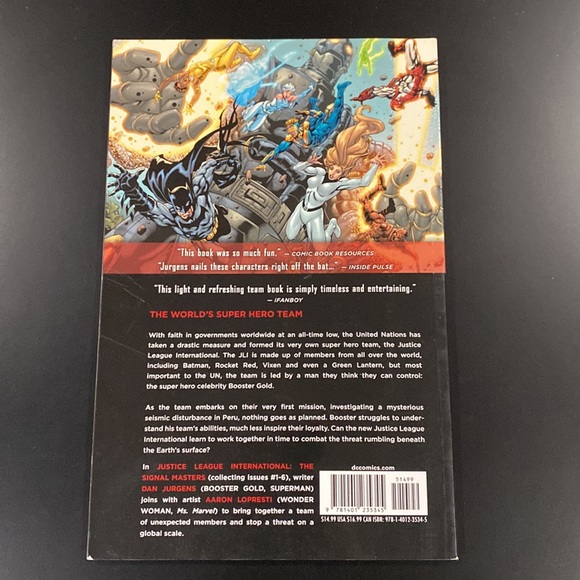 Justice League International Volume 1: The Signal Masters (2012) - Comic Book - Picture 2 of 7